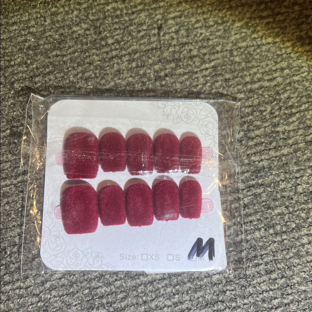 Red soft fuzzy Press-On Nails Set